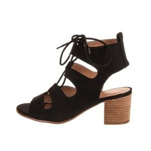 ✨NEW! Madden Girl Black Lace Up Sandal✨